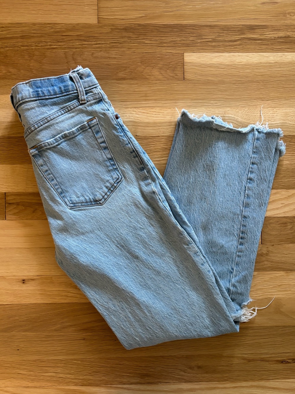 Abercrombie & Fitch - The 90’s Relaxed Jean High Rise - Light Wash, Distressed